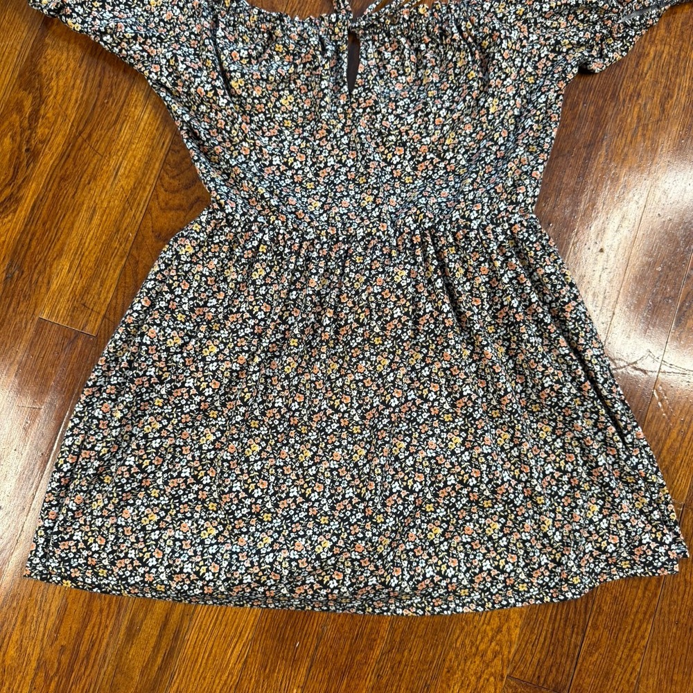 Urban Outfitters Jess's Floral Romper M (8-10) Black White - Picture 2 of 10